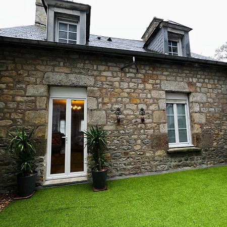 A La Maison - Hebergement De Luxe Домфро Екстериор снимка